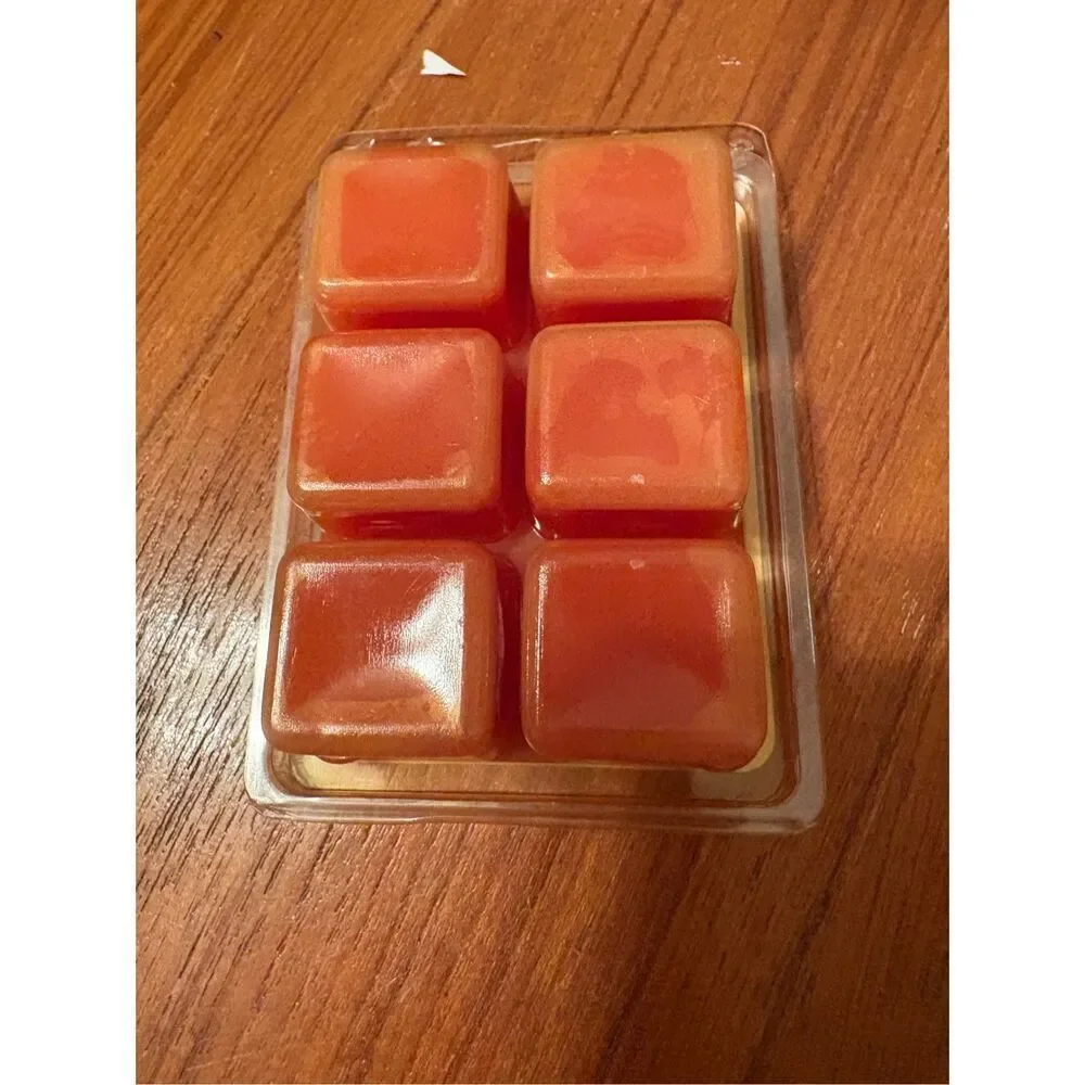 Scentsy Sticky‎ Cinnamon Bun wax melts 2.4 oz
